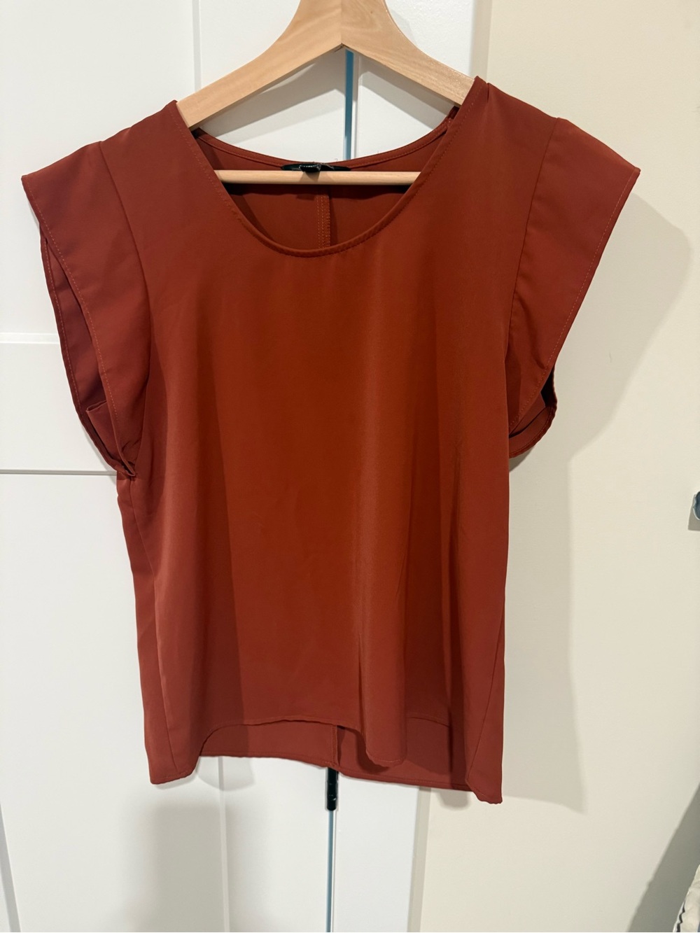 Express Women's Rust Red-Brown Flutter Sleeve Blouse